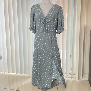 abercrombie fitch polka dot maxi dress, V neckline, puffed sleeves, size S